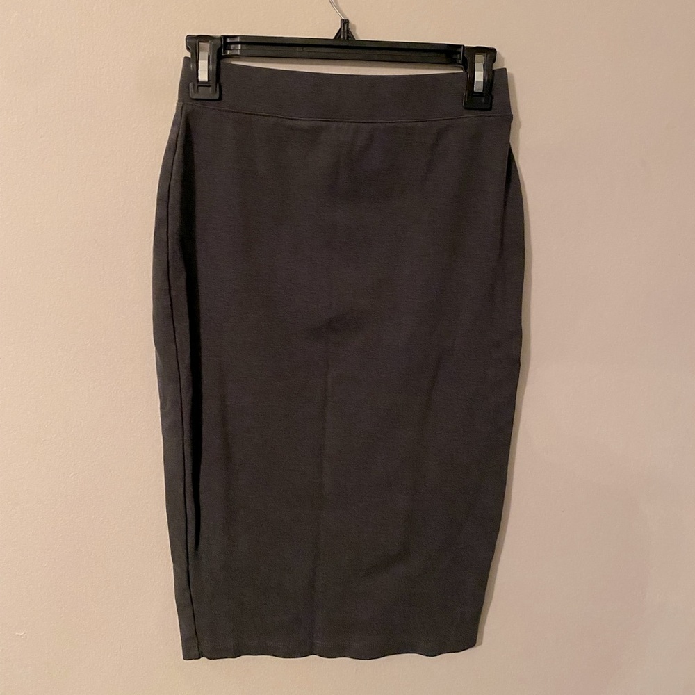 Gray tight skirt